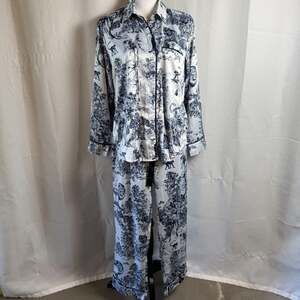 Ellandemm Pajamas Womens Size S Gray Blue Satin Safari Animal Luxury in EUC